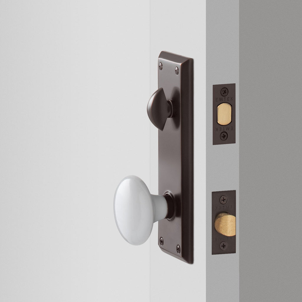Freeport Large Backplate Doorset with Porcelain Knob
