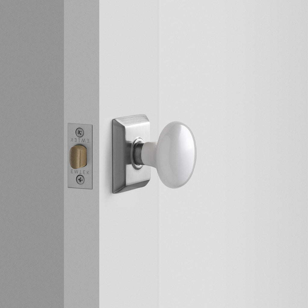 Freeport Small Backplate Doorset with Porcelain Knob