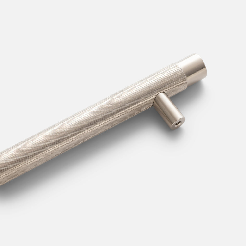Knurled Appliance Pull