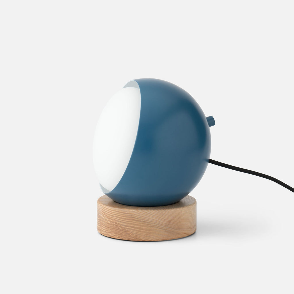 Iris 2.0 Table Lamp