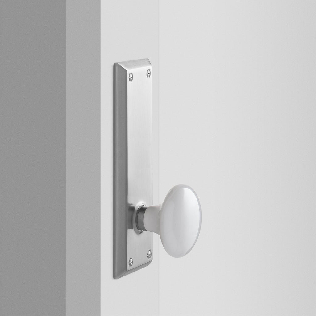 Freeport Large Backplate Doorset with Porcelain Knob - Satin Nickel