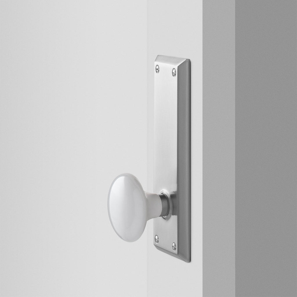 Freeport Large Backplate Doorset with Porcelain Knob - Satin Nickel:hover