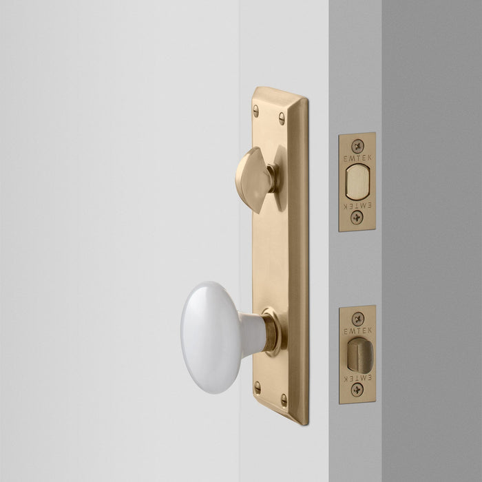 Freeport Large Backplate Doorset with Porcelain Knob