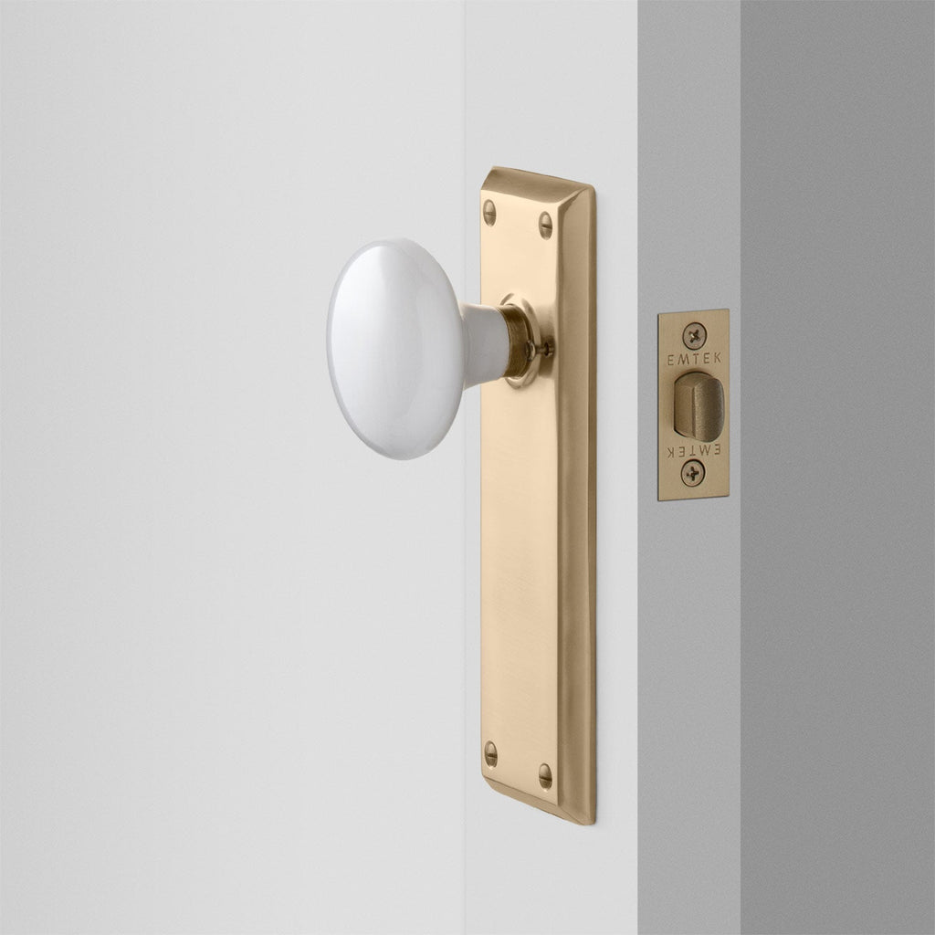 Freeport Large Backplate Doorset with Porcelain Knob