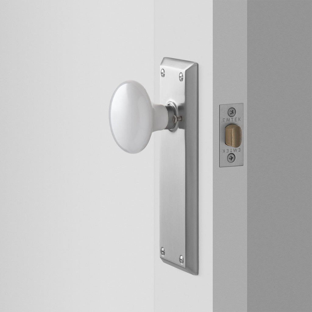 Freeport Large Backplate Doorset with Porcelain Knob - Satin Nickel