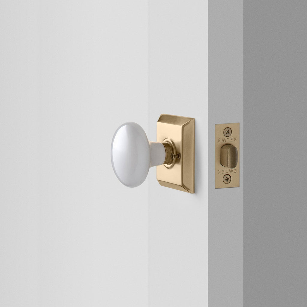 Freeport Small Backplate Doorset with Porcelain Knob