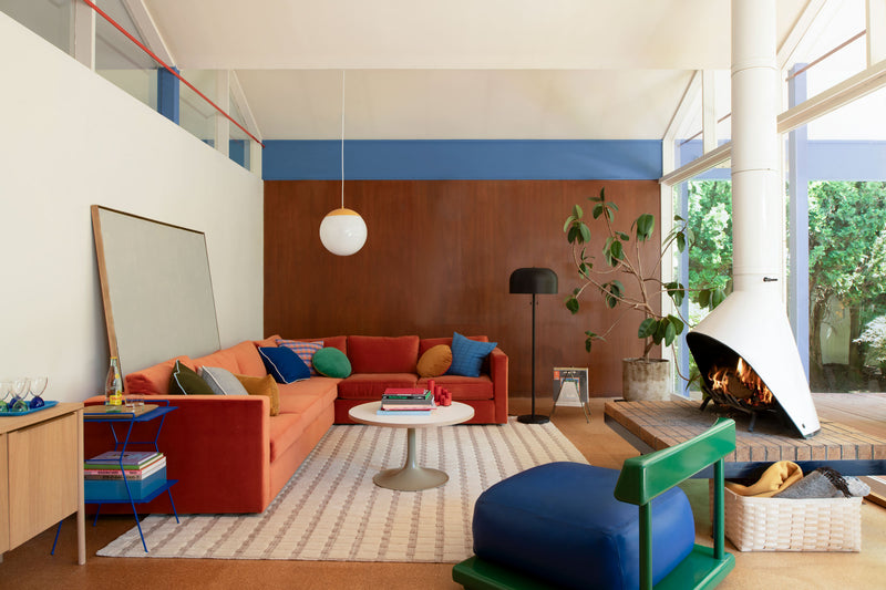 Seventies-inspired living room. 