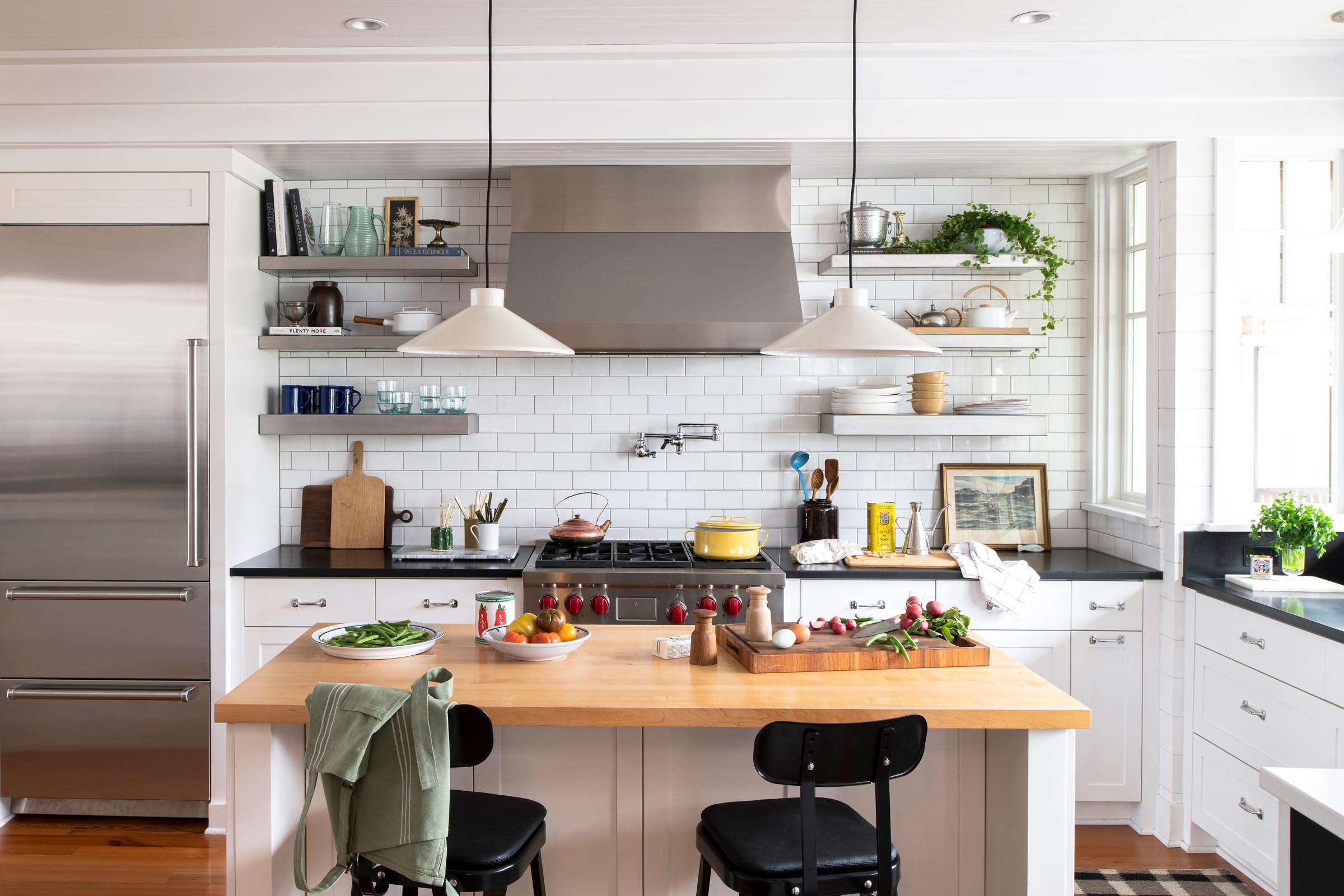 Hanging Pendants & Chandeliers