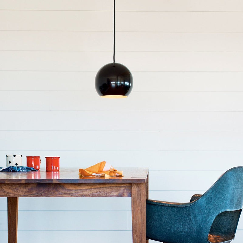 5 Reasons Why We Love the Day + Dusk Smart Bulb