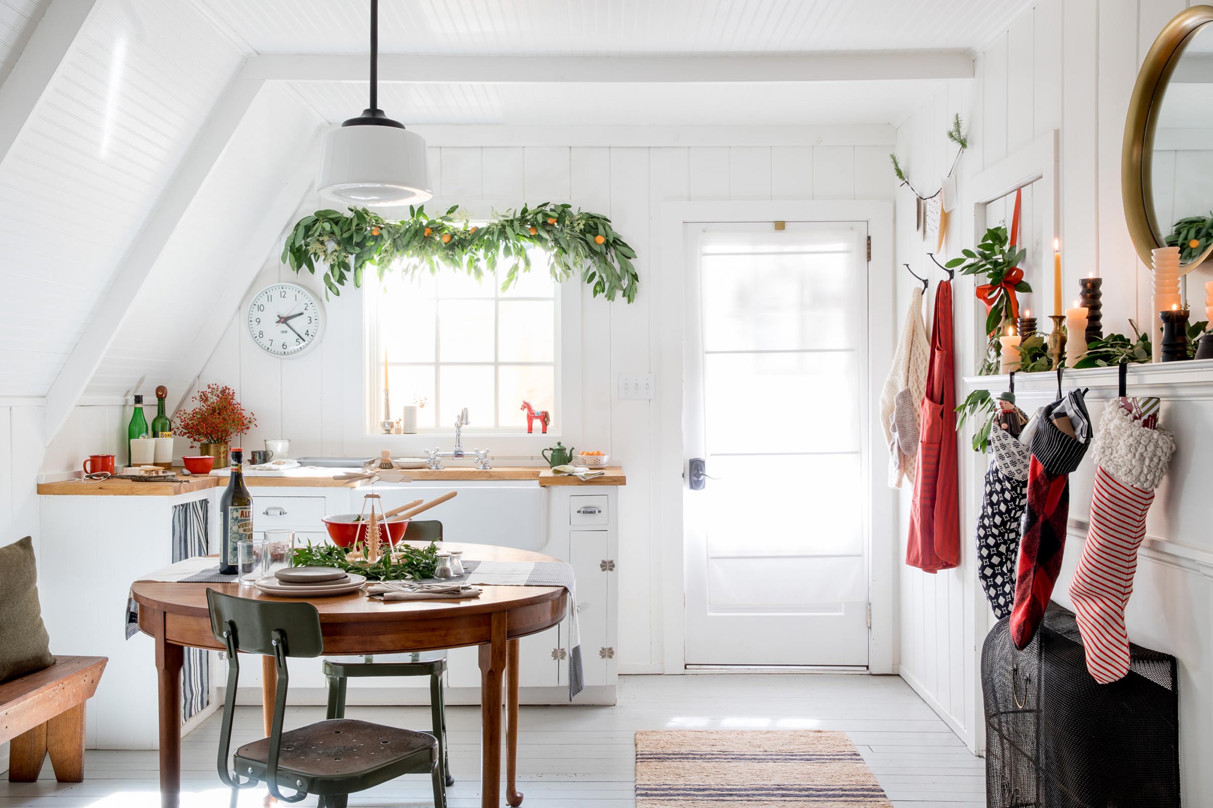 Scandinavian holiday decor for the holidays.