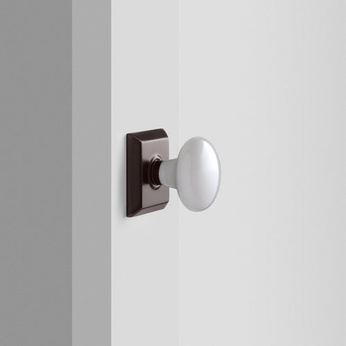 Freeport Small Backplate Doorset with Porcelain Knob