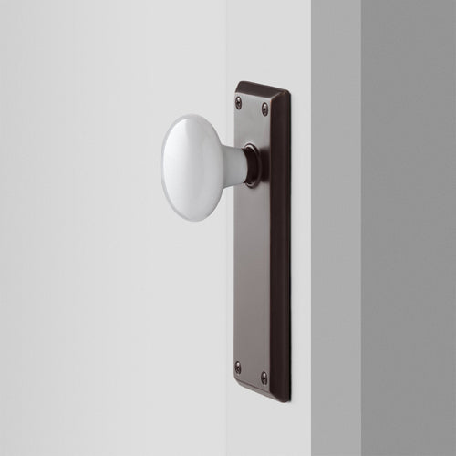 Freeport Large Backplate Doorset with Porcelain Knob