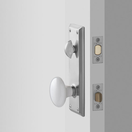 Freeport Large Backplate Doorset with Porcelain Knob