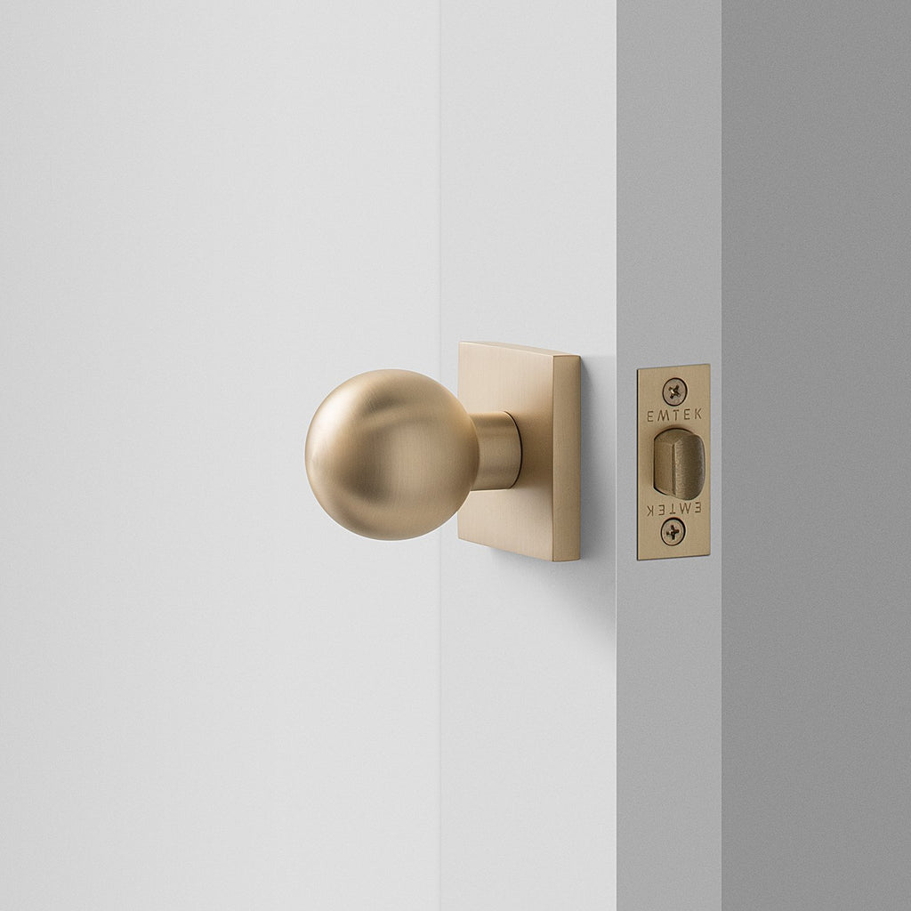 Berlin Door Set with Globe Knob