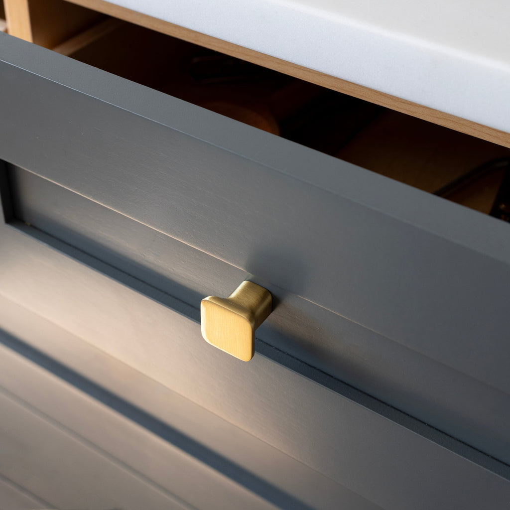 Cascade Knob::true black::hover