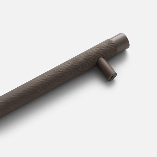 Knurled Appliance Pull