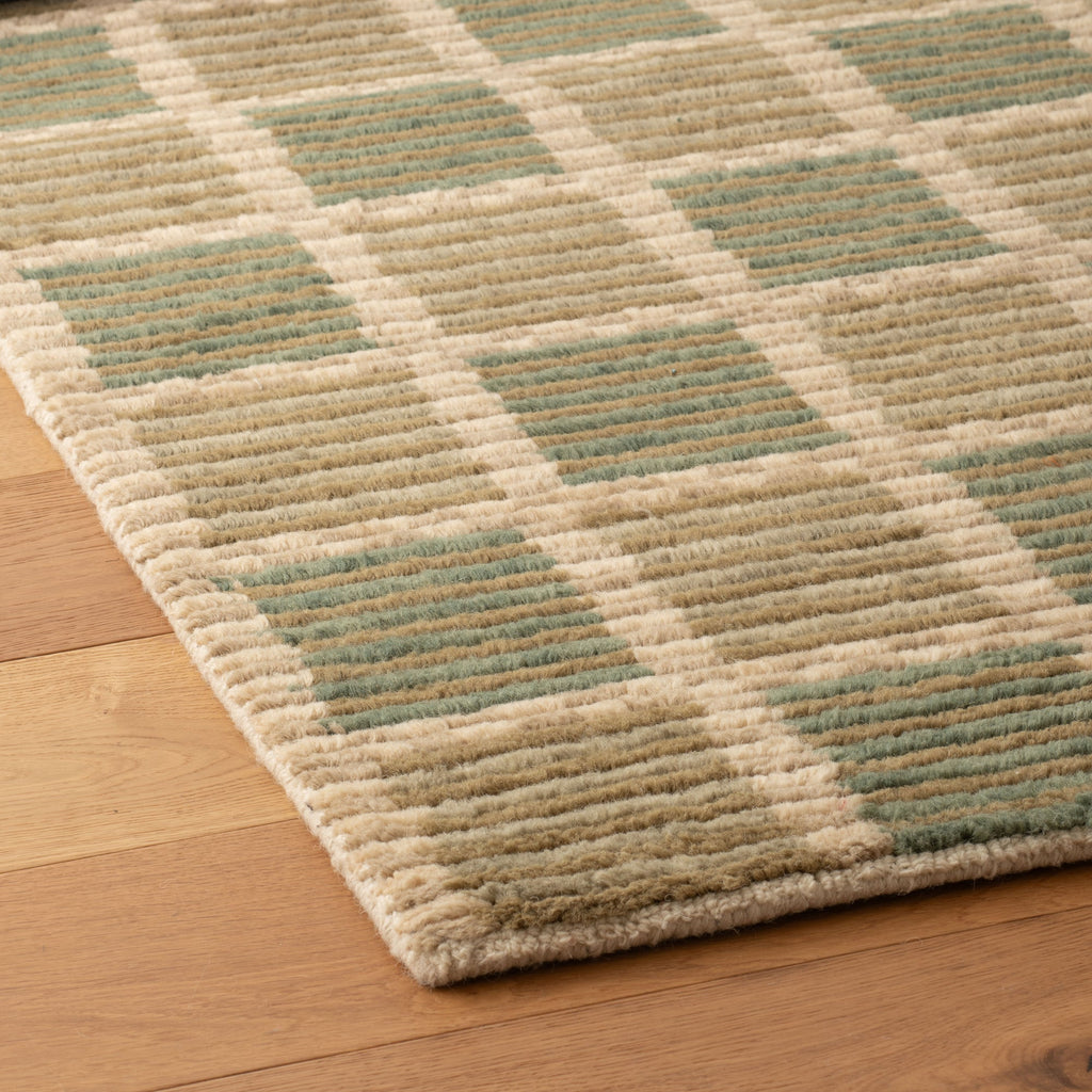 Gambit Tufted Wool Rug::hover