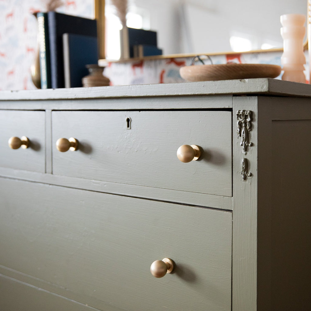 Ruth Knob::satin brass::hover