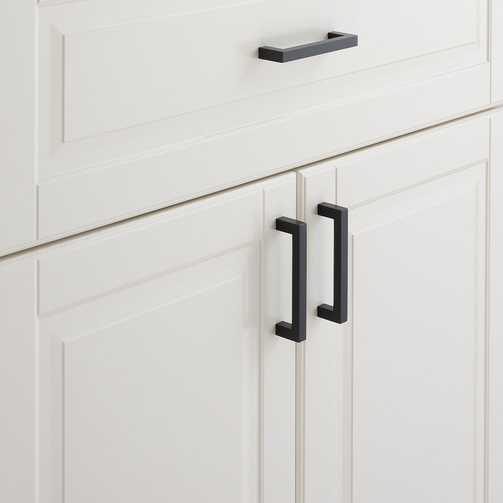 Edgecliff Pull::True Black::Hover