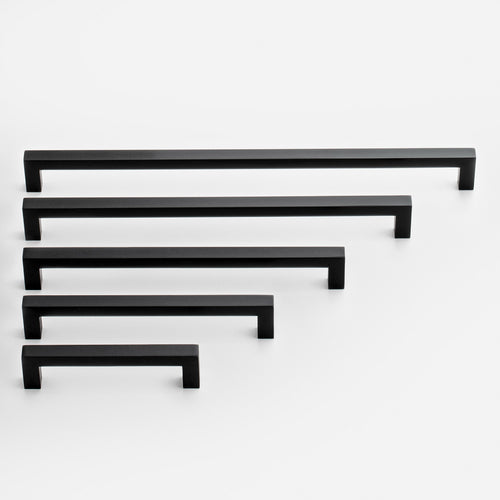 Edgecliff Pull::True Black::Main