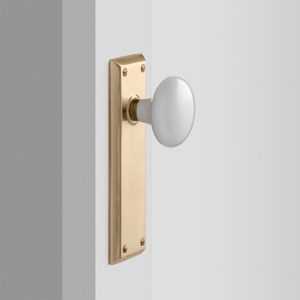 Freeport Large Backplate Doorset with Porcelain Knob
