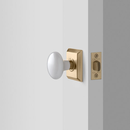 Freeport Small Backplate Doorset with Porcelain Knob