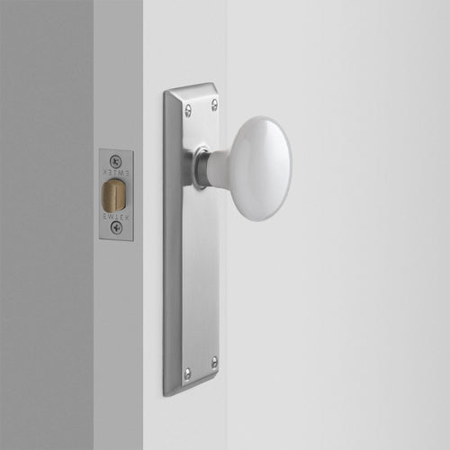 Freeport Large Backplate Doorset with Porcelain Knob - Satin Nickel