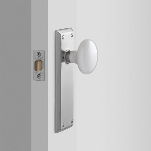 Freeport Large Backplate Doorset with Porcelain Knob - Satin Nickel