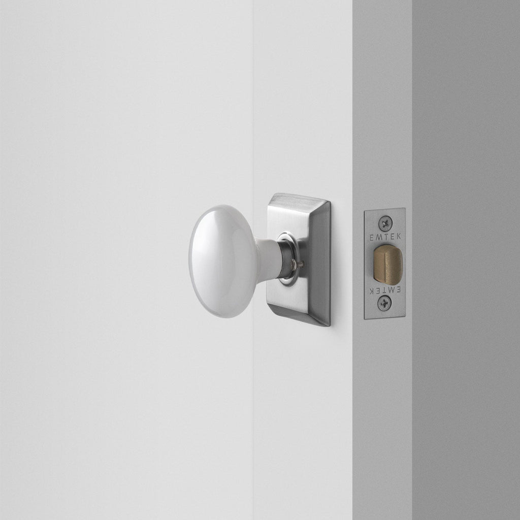 Freeport Small Backplate Doorset with Porcelain Knob - Satin Nickel
