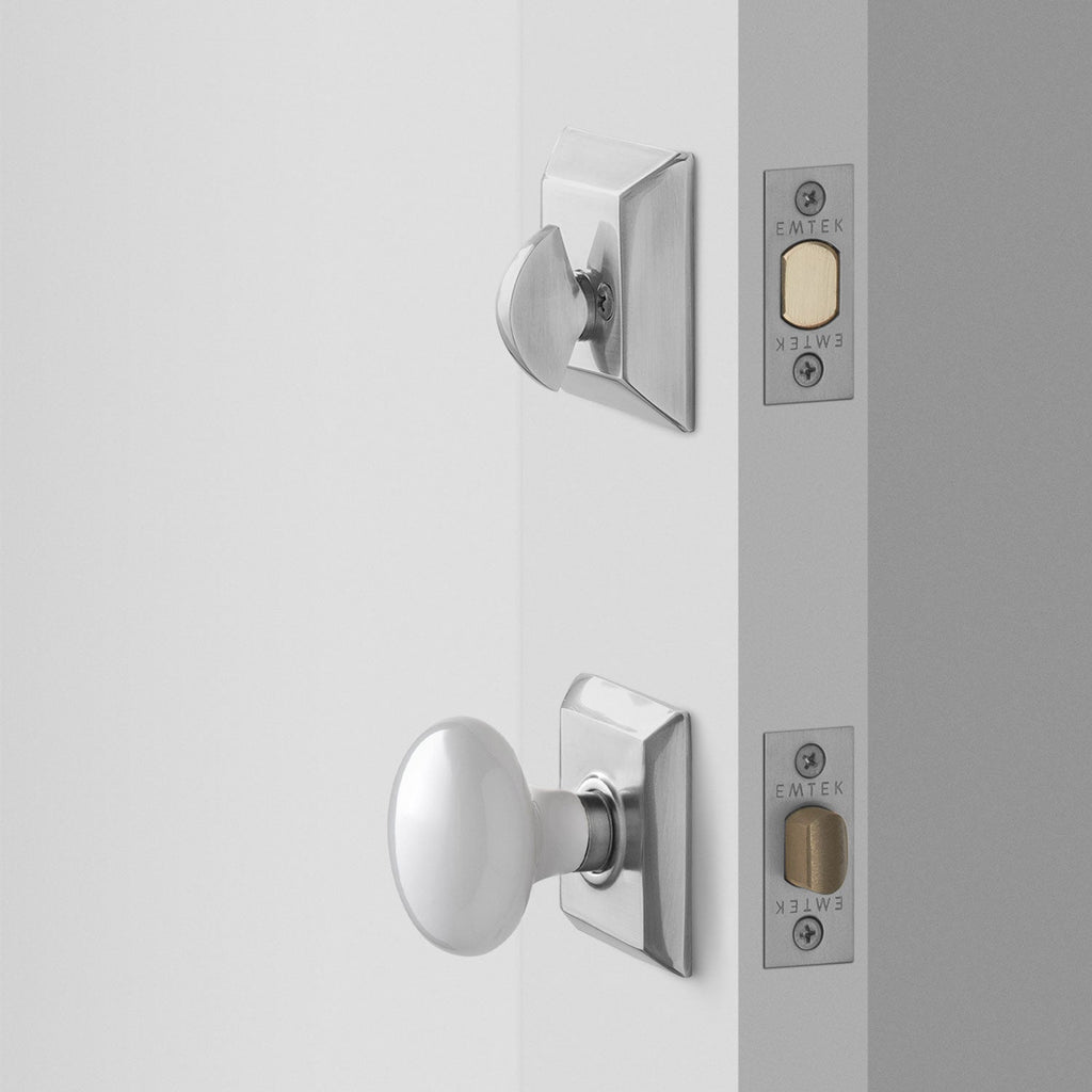 Freeport Small Backplate Doorset with Porcelain Knob + Deadbolt - Satin Nickel