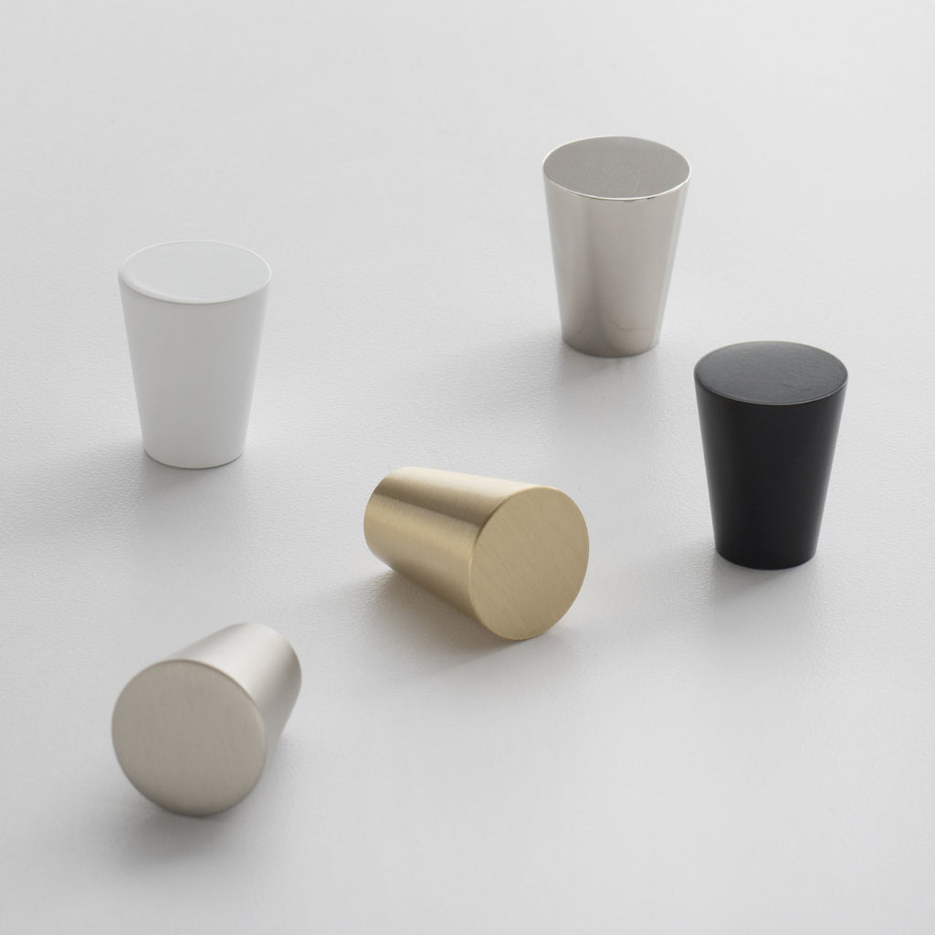 Newberg Knob::polished nickel::hover