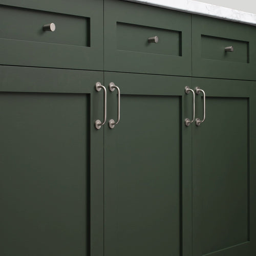 Newberg Knob::satin nickel::hover