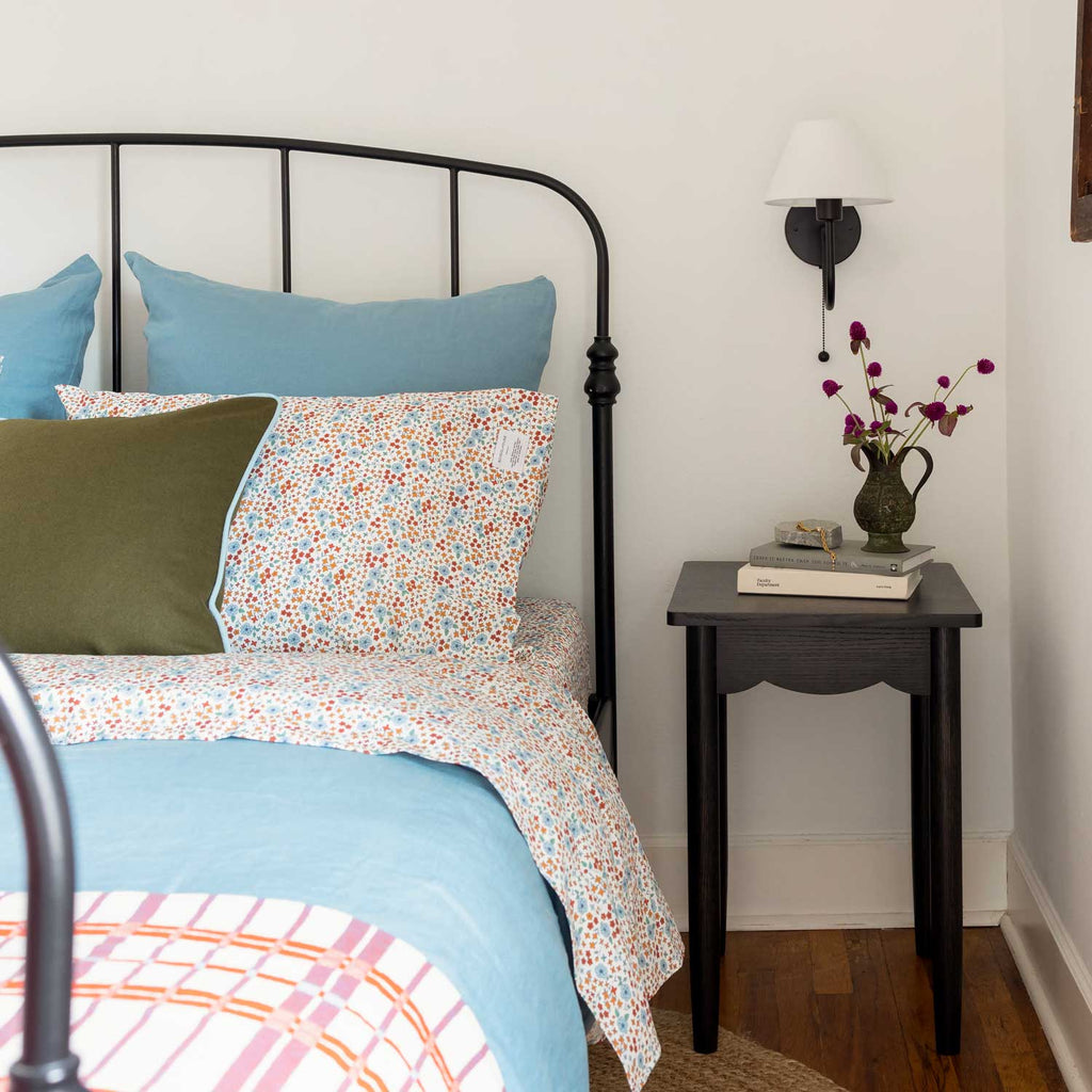 June Side Table::black::Hover