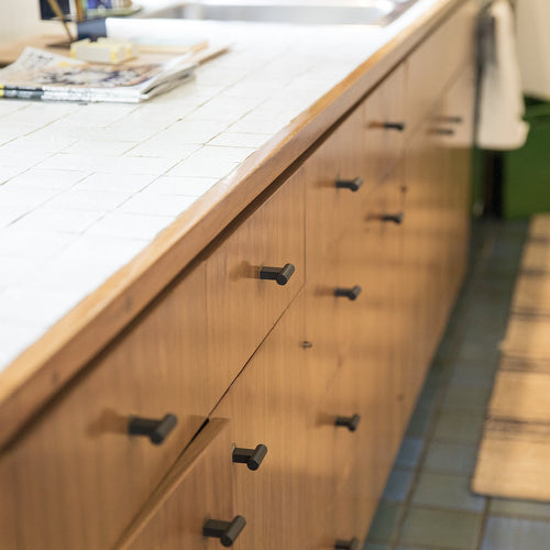 T Pull::true black::hover